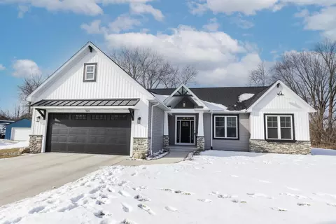 965 S Powell, Essexville, MI 48732