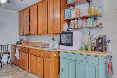 Kitchen - 819 Ryan, Owosso, MI 48867 photo 2 of 4