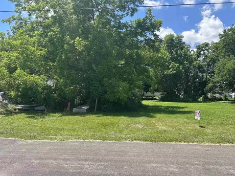 710 Parkwood, Blissfield, MI 49228