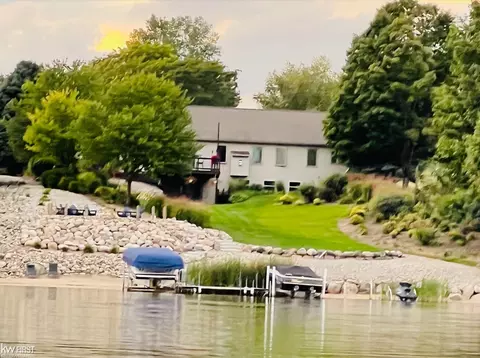 4460 Worvies, Columbiaville, MI 48421
