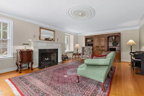 Living - 1009 Yorkshire, Grosse Pointe Park, MI 48230 photo 1 of 2