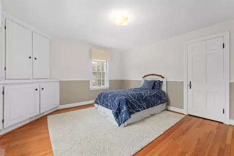 Bedroom - 1009 Yorkshire, Grosse Pointe Park, MI 48230 photo 2 of 4