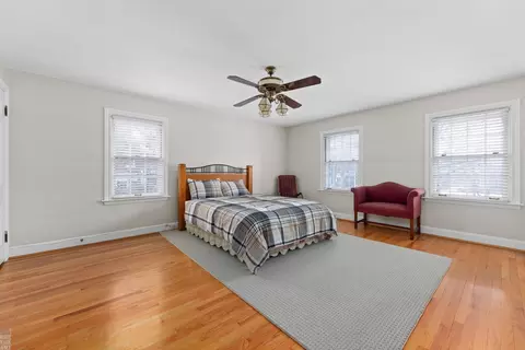 Bedroom - 1009 Yorkshire, Grosse Pointe Park, MI 48230 photo 1 of 4
