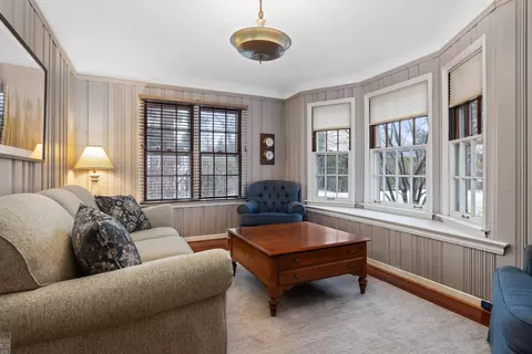 Living - 1009 Yorkshire, Grosse Pointe Park, MI 48230 photo 2 of 2