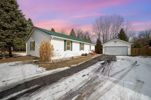 6590 Radewahn, Saginaw, MI 48604