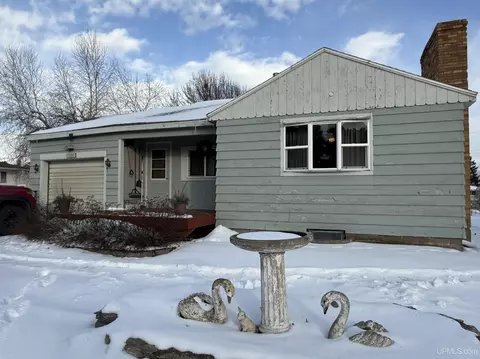 1305 S Lincoln, Escanaba, MI 49829