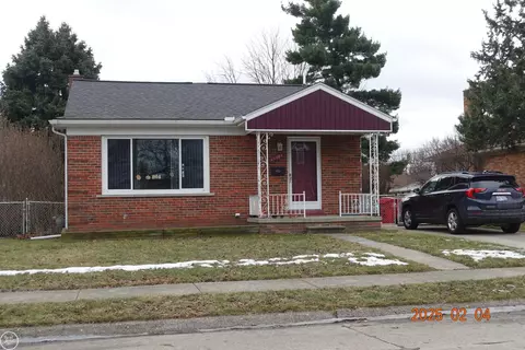 16084 Hauss, Eastpointe, MI 48021