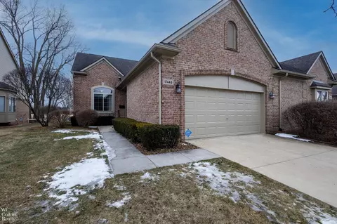 17448 Breckenridge Apt Unit UNIT 59, Clinton Township, MI 48038
