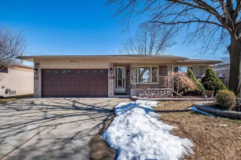 36822 Almont, Sterling Heights, MI 48310