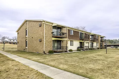 1900 River E6 #E6, Marysville, MI 48040