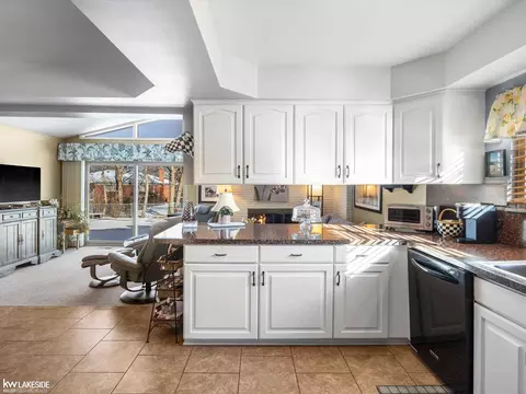 Kitchen - 13227 Darryl, Warren, MI 48088 photo 4 of 4