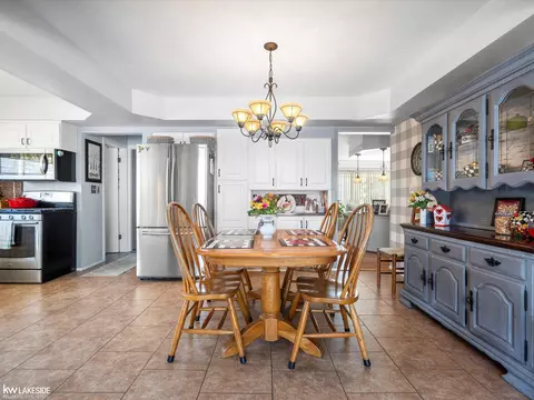 Dining - 13227 Darryl, Warren, MI 48088 photo 1 of 2