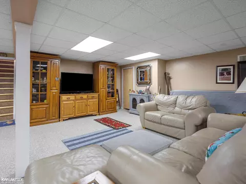 Living - 13227 Darryl, Warren, MI 48088 photo 1 of 10
