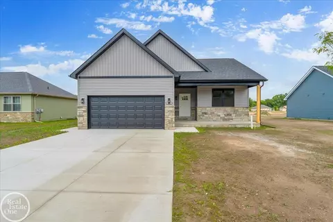 239 S Carney, Saint Clair, MI 48079