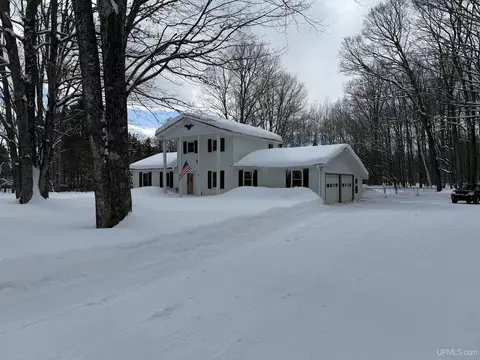 n7771 Carmody Road, Munising, MI 49862