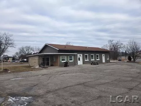 1304 W Maumee, Adrian, MI 49221