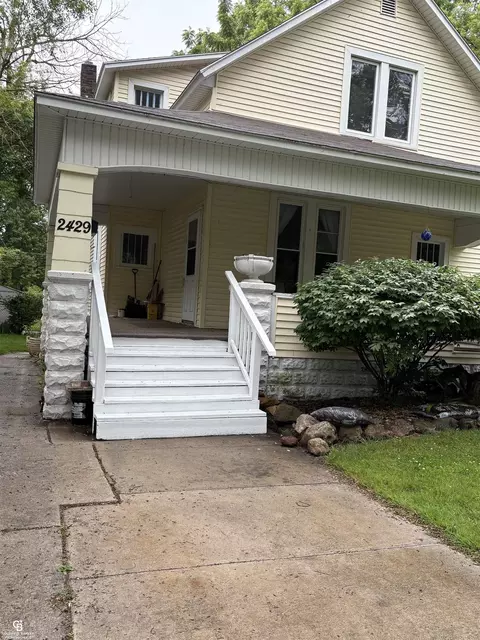 2429 Walnut St, Port Huron, MI 48060