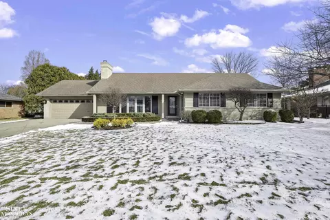 66 Fairford, Grosse Pointe Shores, MI 48236