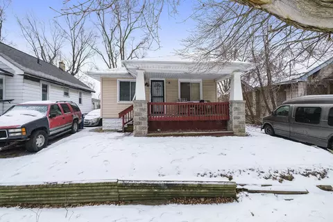 1027 Barrie, Flint, MI 48507