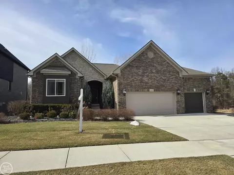 62255 Sawgrass UNIT 41, Washington Township, MI 48094