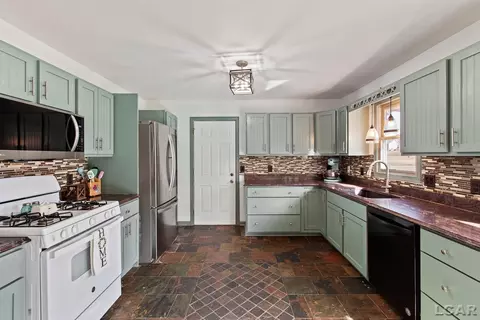 3219 Birch Run W, Adrian, MI 49221 photo 16