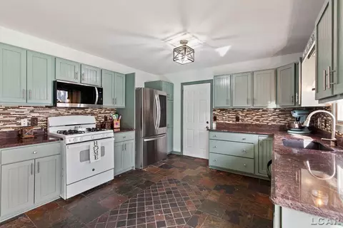 3219 Birch Run W, Adrian, MI 49221 photo 13