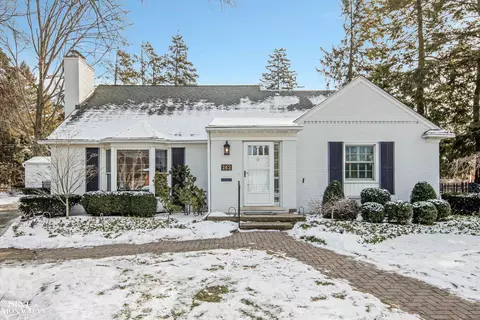 262 Stephens, Grosse Pointe Farms, MI 48236