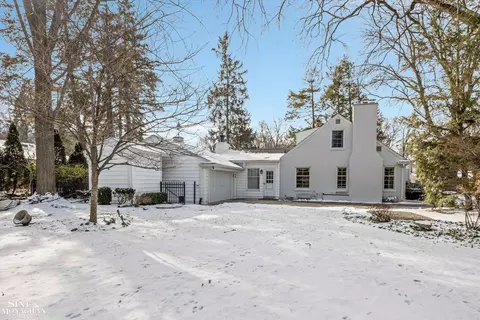Exterior - 262 Stephens, Grosse Pointe Farms, MI 48236 photo 4 of 8