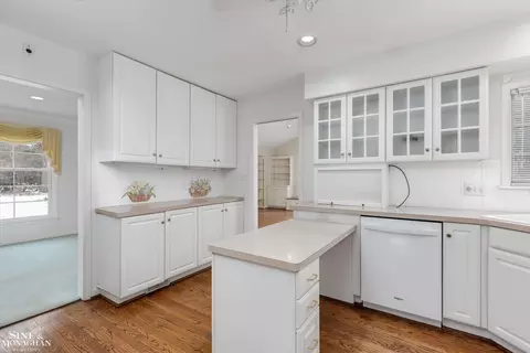 Kitchen - 262 Stephens, Grosse Pointe Farms, MI 48236 photo 4 of 5