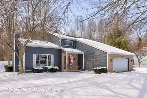 1916 W Lake Cir, Saginaw, MI 48609