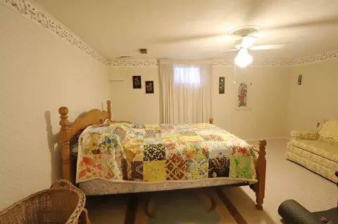 Bedroom - 3047 Vineyard, Flushing, MI 48433 photo 2 of 2