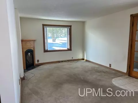 213 Oak, Munising, MI 49862 photo 17