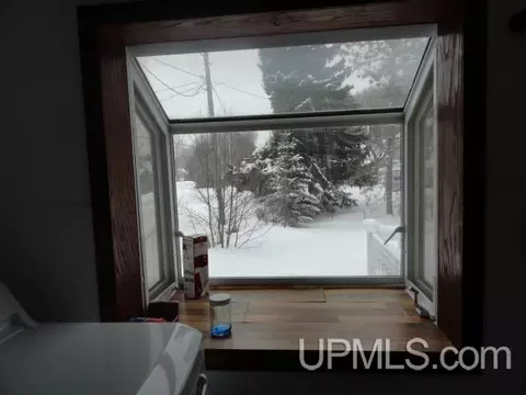 213 Oak, Munising, MI 49862 photo 12