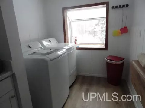 213 Oak, Munising, MI 49862 photo 6