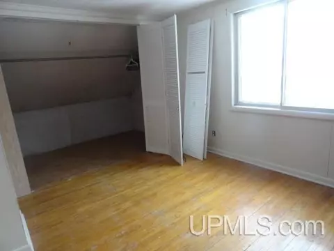 213 Oak, Munising, MI 49862 photo 26
