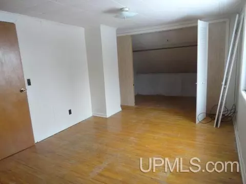 213 Oak, Munising, MI 49862 photo 27