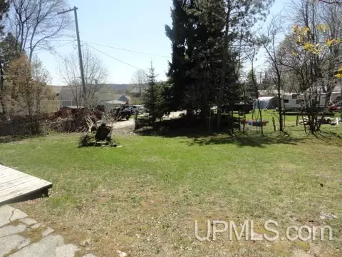 213 Oak, Munising, MI 49862 photo 13