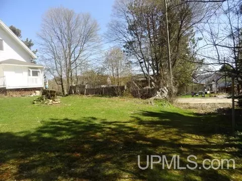 213 Oak, Munising, MI 49862 photo 36