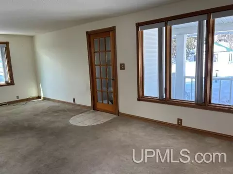 213 Oak, Munising, MI 49862 photo 11