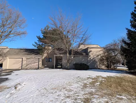 6313 Golf Lks #B, Bay City, MI 48706