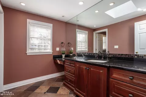 Bath - 911 Whittier, Grosse Pointe, MI 48230 photo 6 of 7