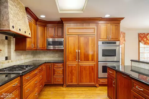 Kitchen - 911 Whittier, Grosse Pointe, MI 48230 photo 2 of 3