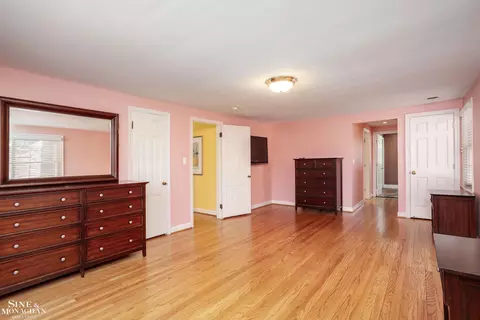 Bedroom - 911 Whittier, Grosse Pointe, MI 48230 photo 8 of 8
