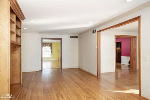 Living - 911 Whittier, Grosse Pointe, MI 48230 photo 5 of 5