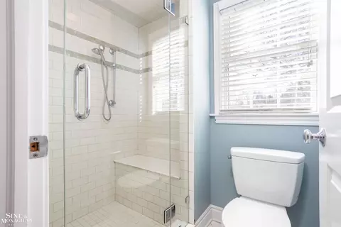 Bath - 911 Whittier, Grosse Pointe, MI 48230 photo 3 of 7
