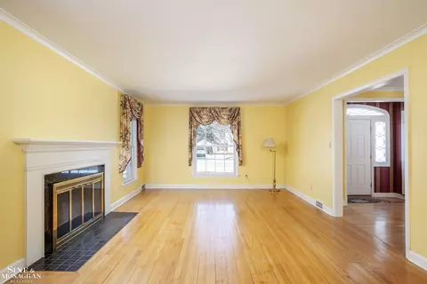 Living - 911 Whittier, Grosse Pointe, MI 48230 photo 1 of 5