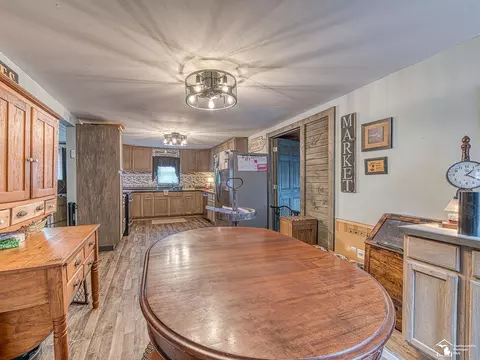 Dining - 3330 Cloverdale, Monroe, MI 48162 photo 2 of 2