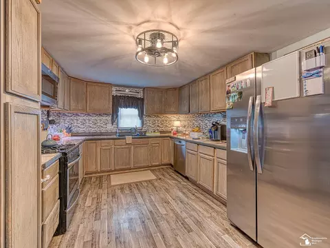 Kitchen - 3330 Cloverdale, Monroe, MI 48162 photo 1 of 4