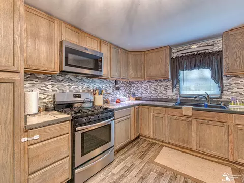 Kitchen - 3330 Cloverdale, Monroe, MI 48162 photo 2 of 4