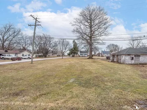 Exterior - 3330 Cloverdale, Monroe, MI 48162 photo 4 of 4